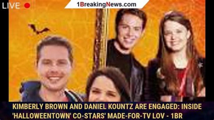 Halloweentown Stars To Wed – Hollywood Life
