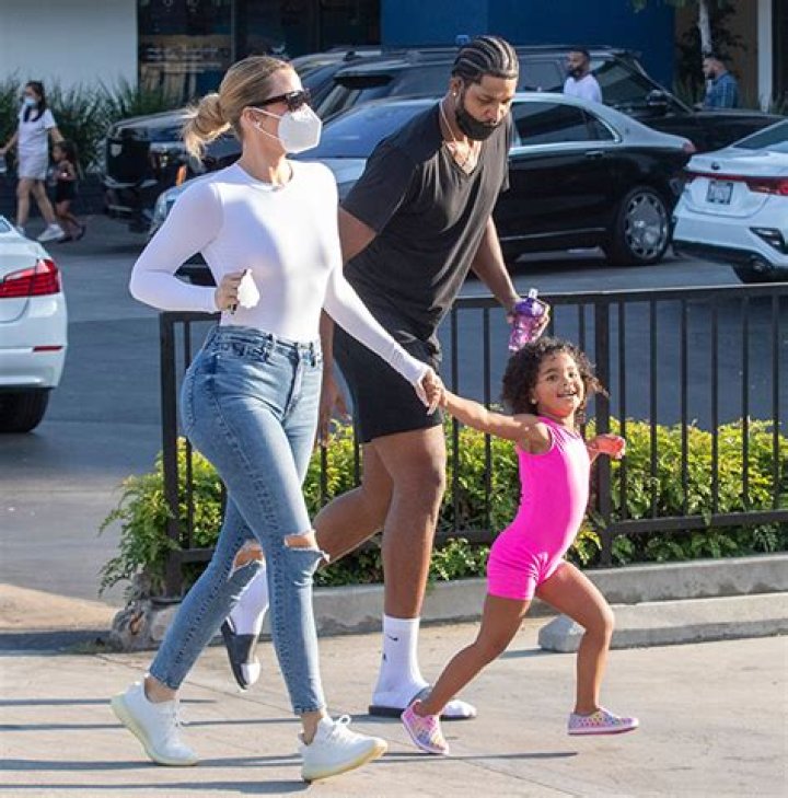 Khloe Kardashian’s Daughter True Is So Tall In Pink Tank Top & Skirt – Hollywood Life