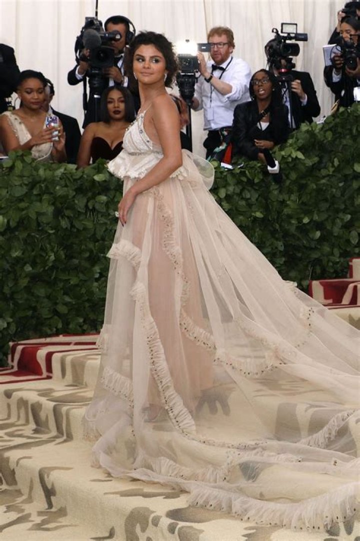Selena Gomez’s Met Gala Dress 2018 — PICS